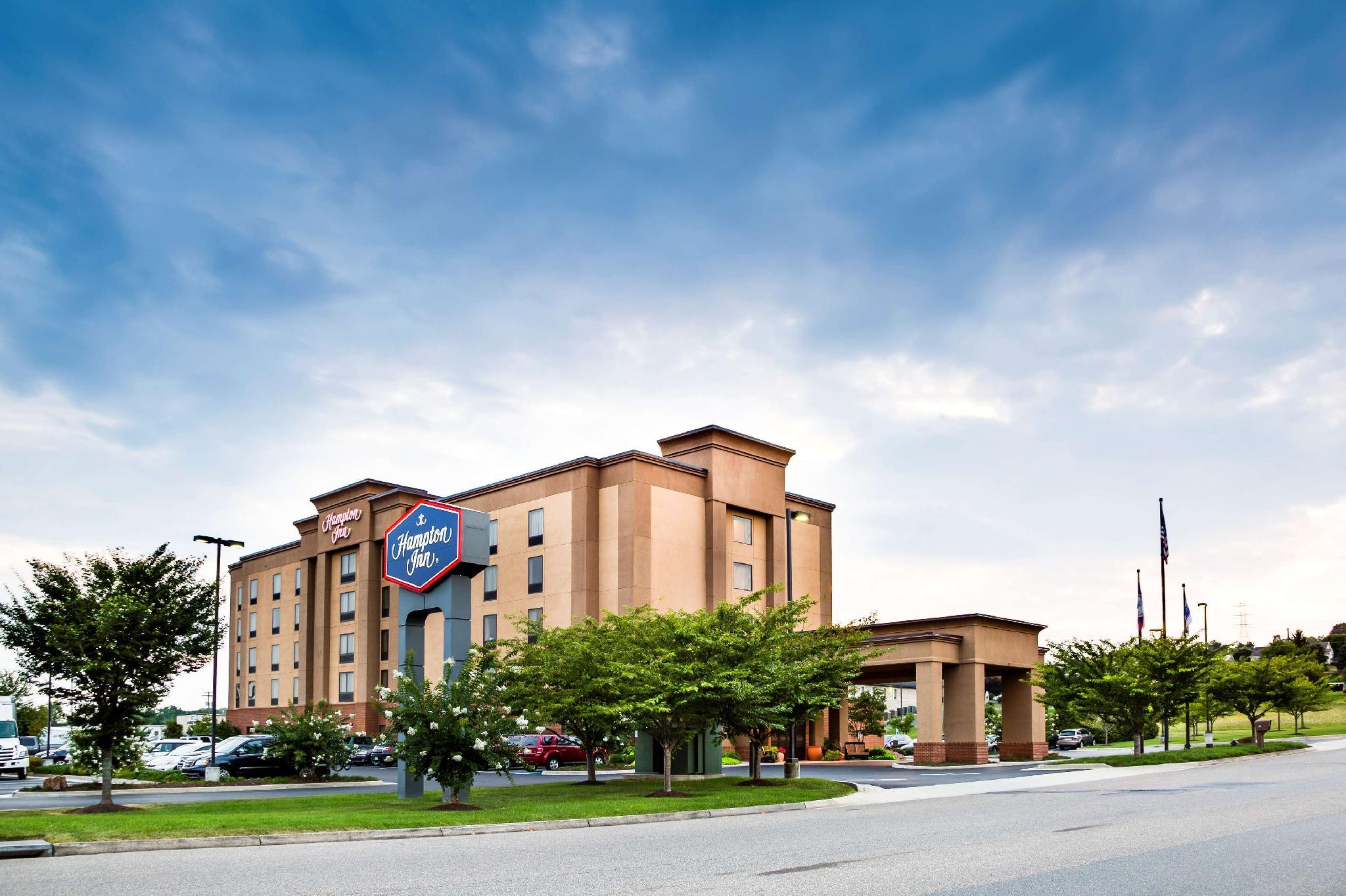 Hampton Inn Harrisonburg South Located in South Harrisonburg, Hampton Inn Harrisonburg South is a perfect starting point from which to explore Harrisonburg (VA). Featuring a complete list of amenities, guests will find their stay a