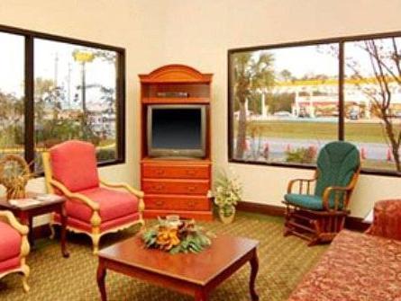 Legacy Inn & Suites Legacy Inn and Suites Gulfport is conveniently located in the popular Gulfport area. The hotel offers a wide range of amenities and perks to ensure you have a great time. 24-hour front desk, facilitie