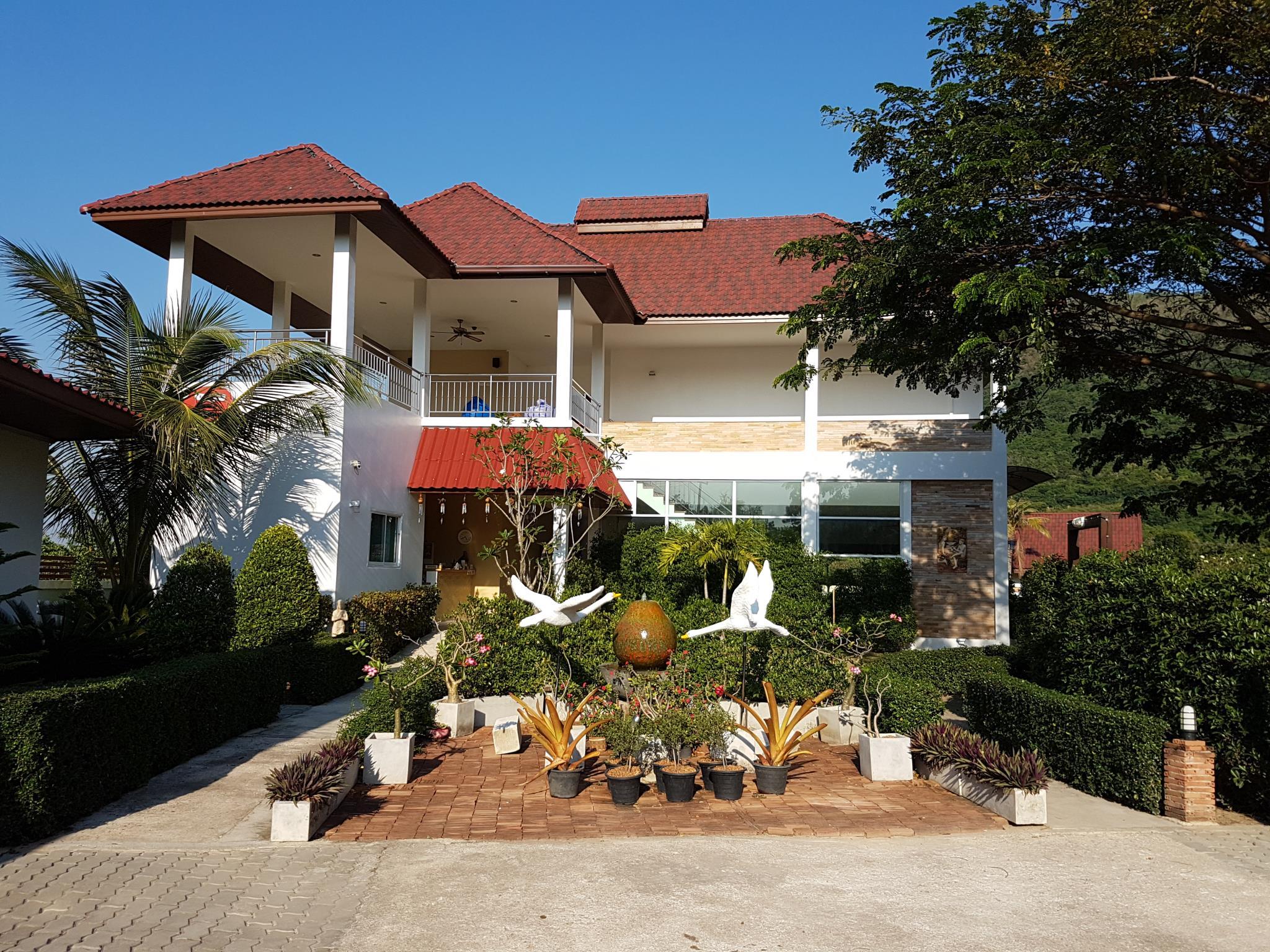 The Hillside Pranburi Resort The 3-star The Hillside Pranburi Resort offers comfort and convenience whether youre on business or holiday in Hua Hin / Cha-am. The hotel offers a wide range of amenities and perks to ensure you hav