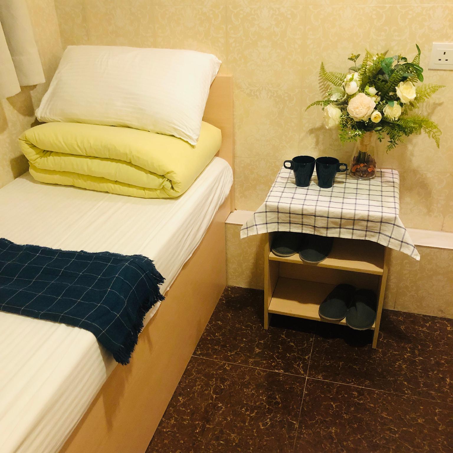 Hoi To Hostel Hoi To Hostel is conveniently located in the popular Causeway Bay area. Both business travelers and tourists can enjoy the hotels facilities and services. Take advantage of the hotels free Wi-Fi in 