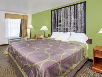 Super 8 By Wyndham Cave City Super 8 Cave City is a popular choice amongst travelers in Cave City (KY), whether exploring or just passing through. The property features a wide range of facilities to make your stay a pleasant expe