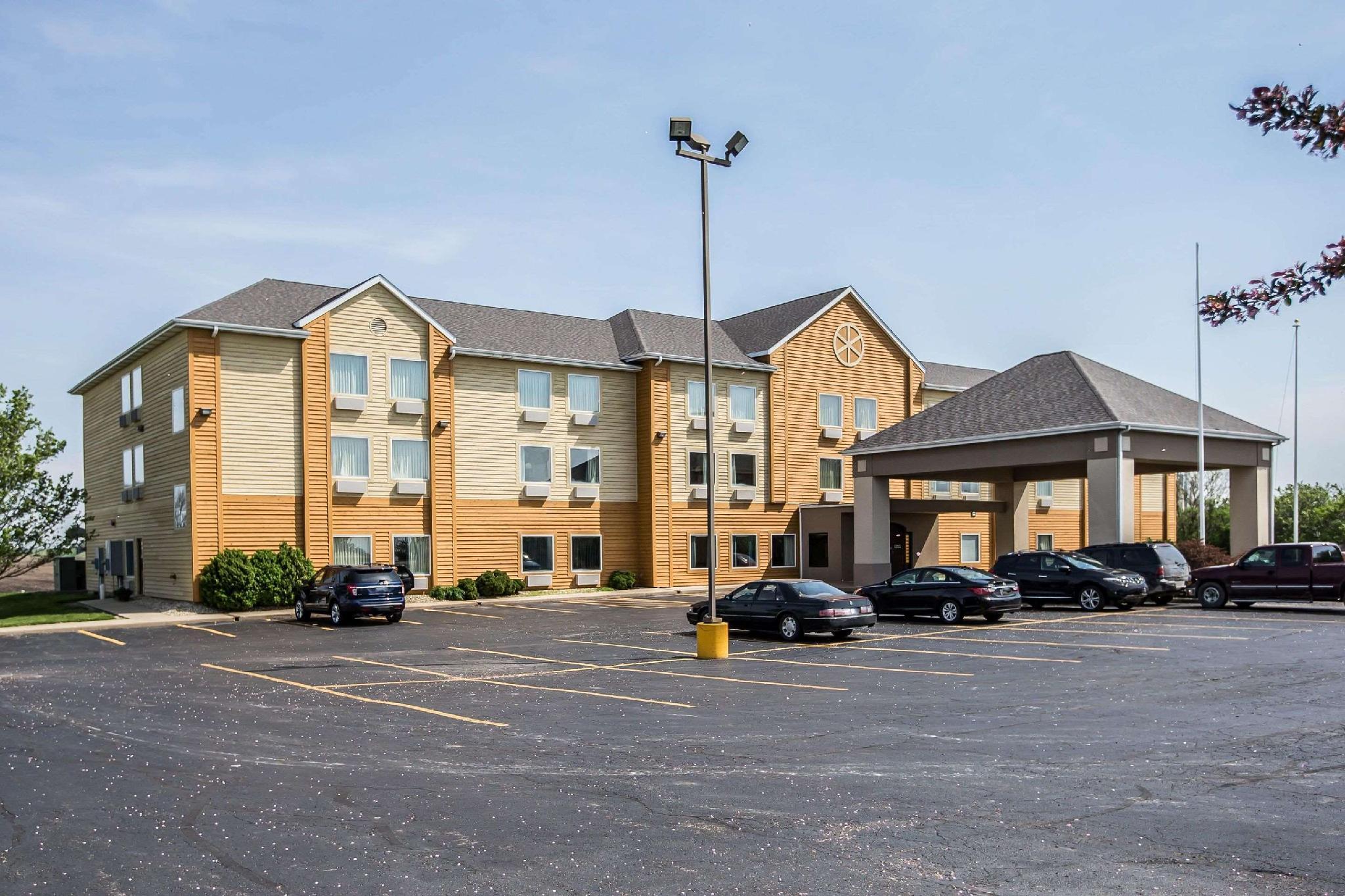 Quality Inn & Suites Comfort Inn Mendota is perfectly located for both business and leisure guests in Mendota (IL). The hotel offers a wide range of amenities and perks to ensure you have a great time. All the necessary f