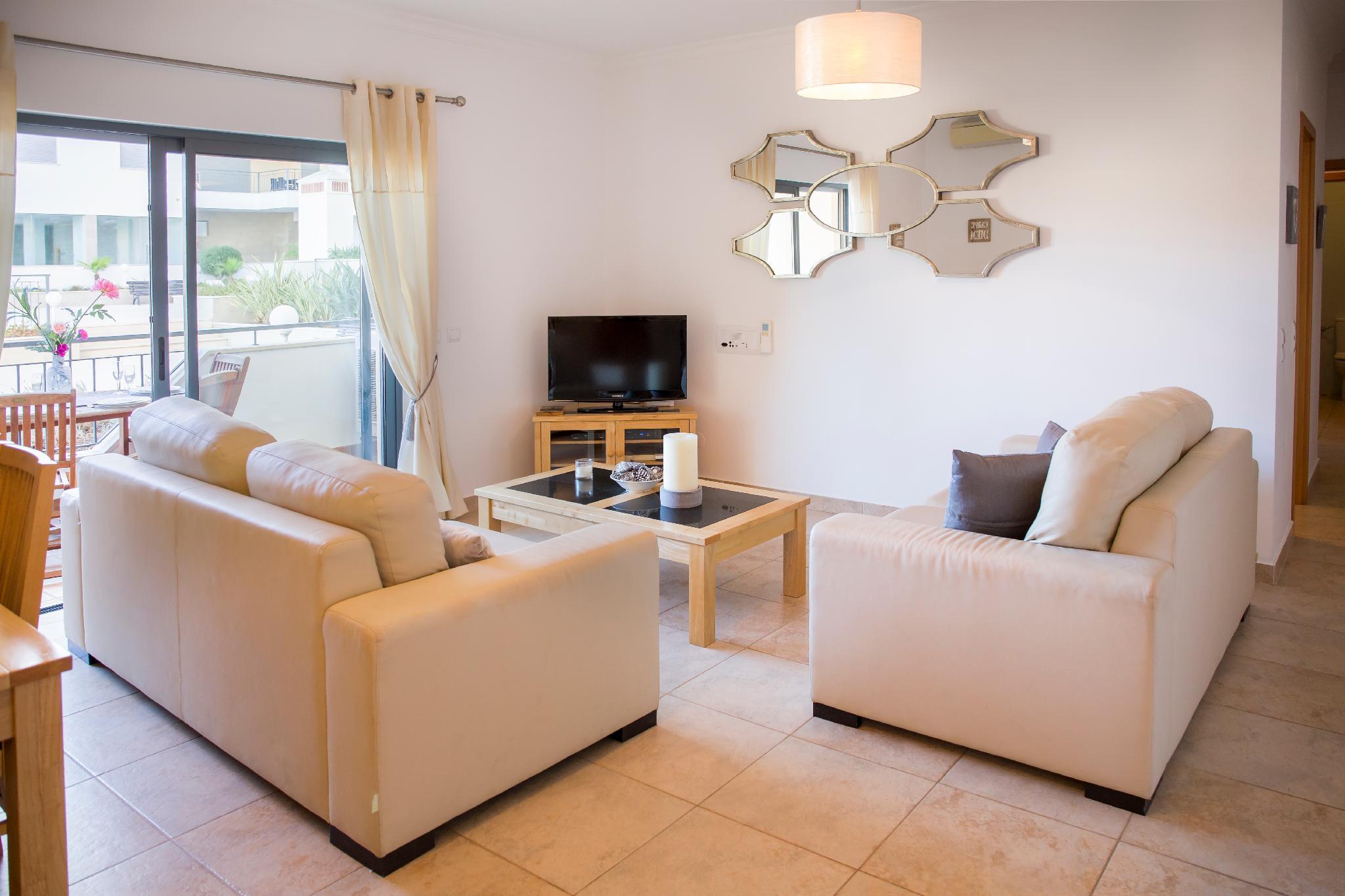 This photo about B05 - Luxury Central 2 bed with Spa shared on HyHotel.com