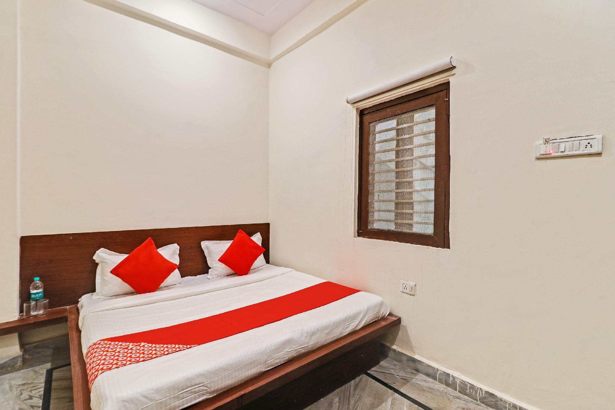 OYO 76798 Saroj Guest House 