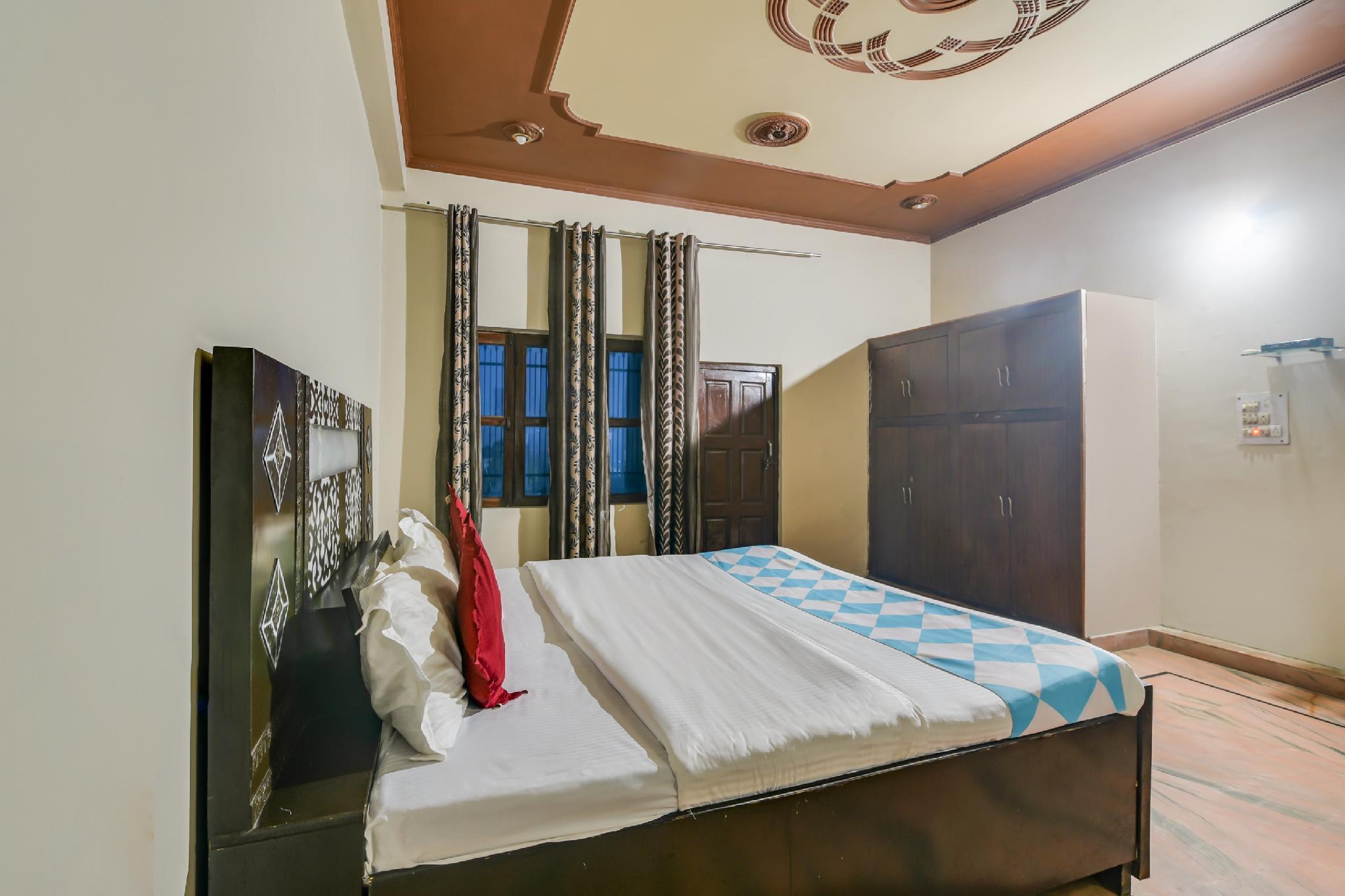 OYO 77799 Ajeet Star Guest House Homes Stays 