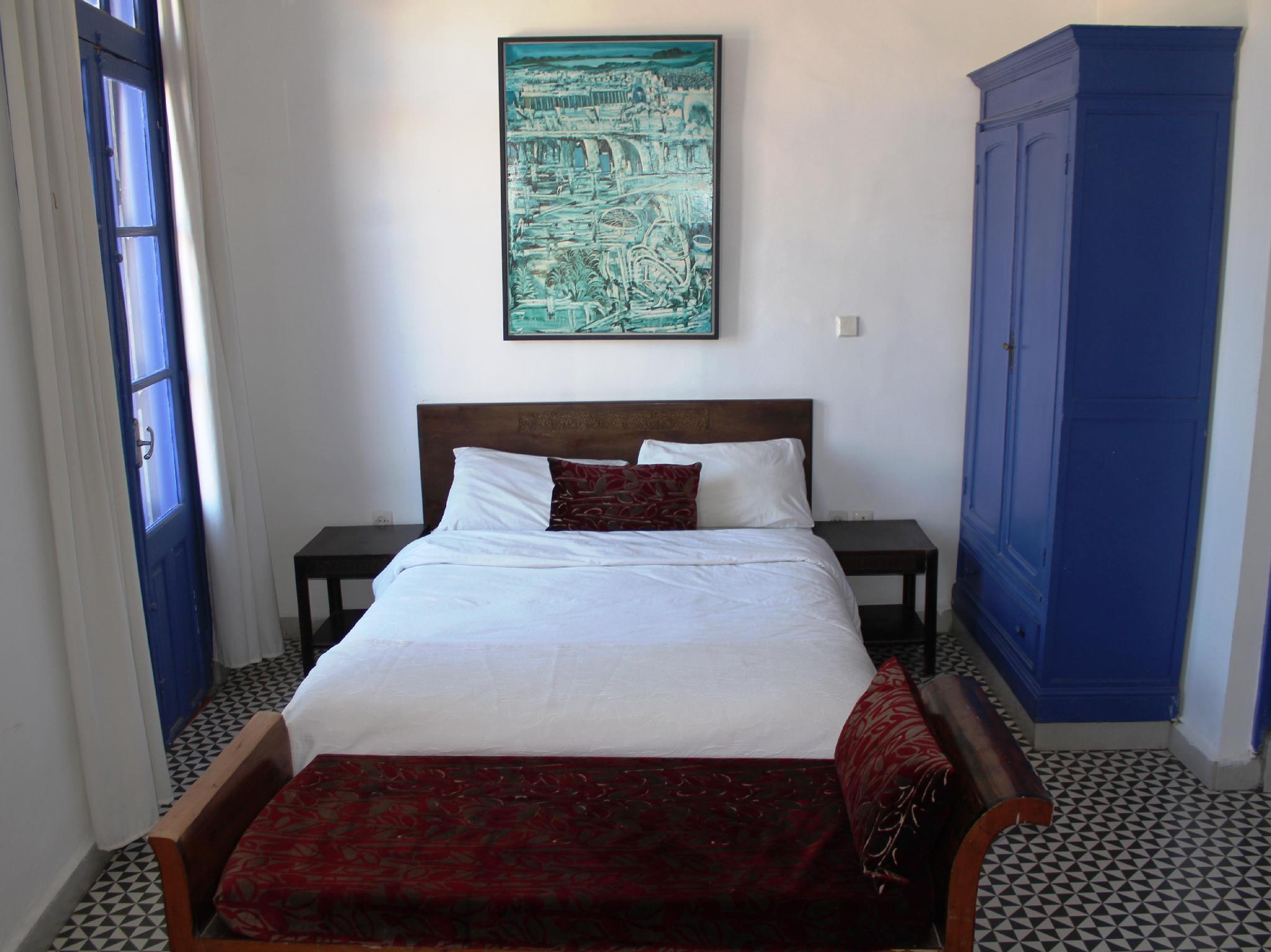 Hotel Central Hotel Central is conveniently located in the popular Ancienne Medina area. The hotel offers guests a range of services and amenities designed to provide comfort and convenience. 24-hour room service, 