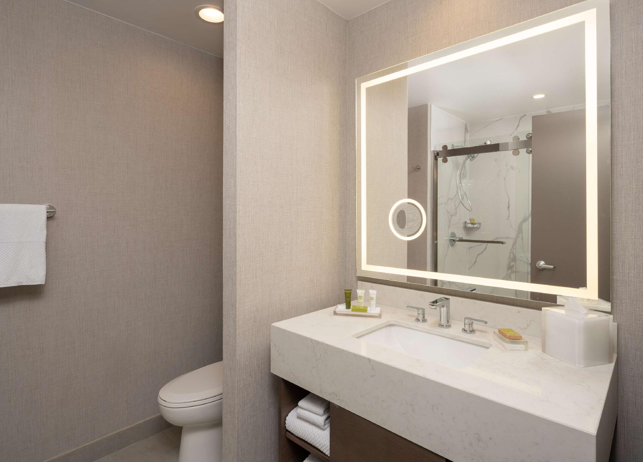 Hilton Houston North Hotel Hilton Houston North Hotel is conveniently located in the popular North Houston area. The hotel offers a high standard of service and amenities to suit the individual needs of all travelers. 24-hour f