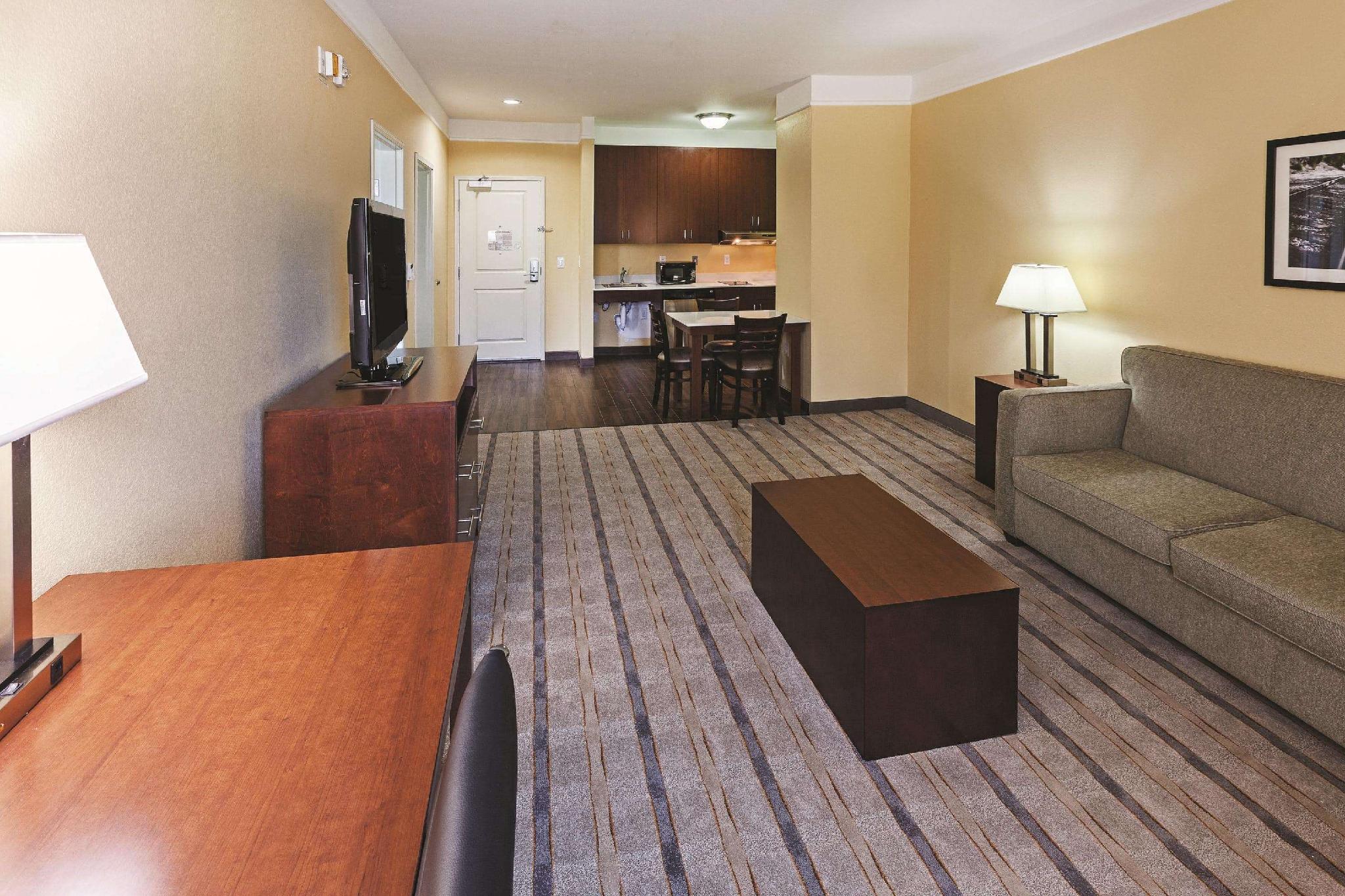 Slide image 1 for La Quinta Inn & Suites by Wyndham Houston NW Beltway8/WestRD