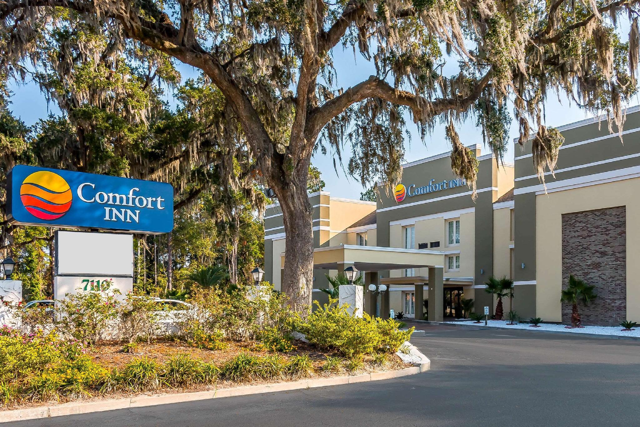 Comfort Inn Stop at Comfort Inn to discover the wonders of Savannah (GA). The property offers a wide range of amenities and perks to ensure you have a great time. All the necessary facilities, including free Wi-F