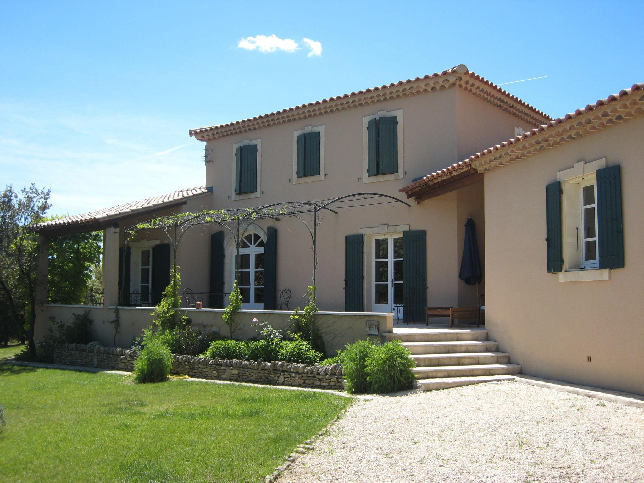 superb house with private swimming pool, L'Isle-sur-la-Sorgue