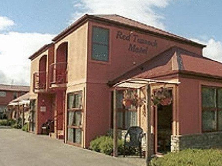 Red Tussock Motel Ideally located in the prime touristic area of City Center, Red Tussock Motel promises a relaxing and wonderful visit. The hotel offers guests a range of services and amenities designed to provide com