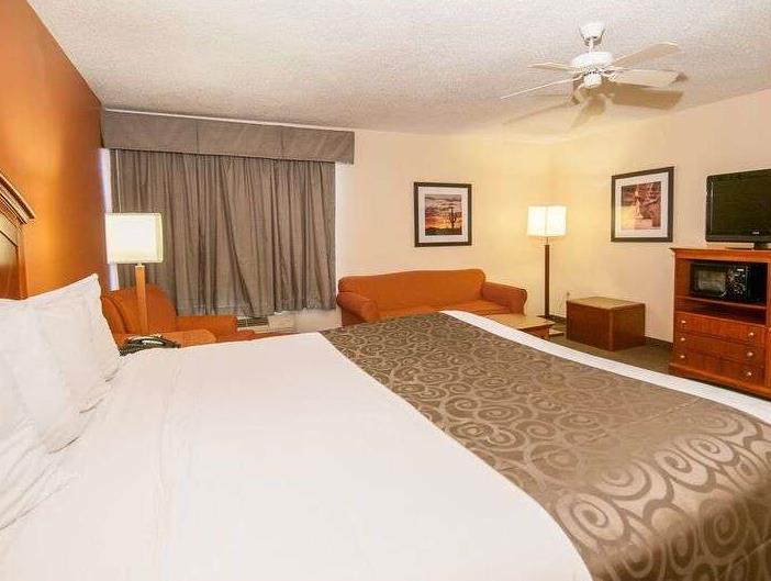 Baymont by Wyndham Hattiesburg Ideally located in the Westover West area, Baymont Inn and Suites - Hattiesburg promises a relaxing and wonderful visit. The property offers a wide range of amenities and perks to ensure you have a gr