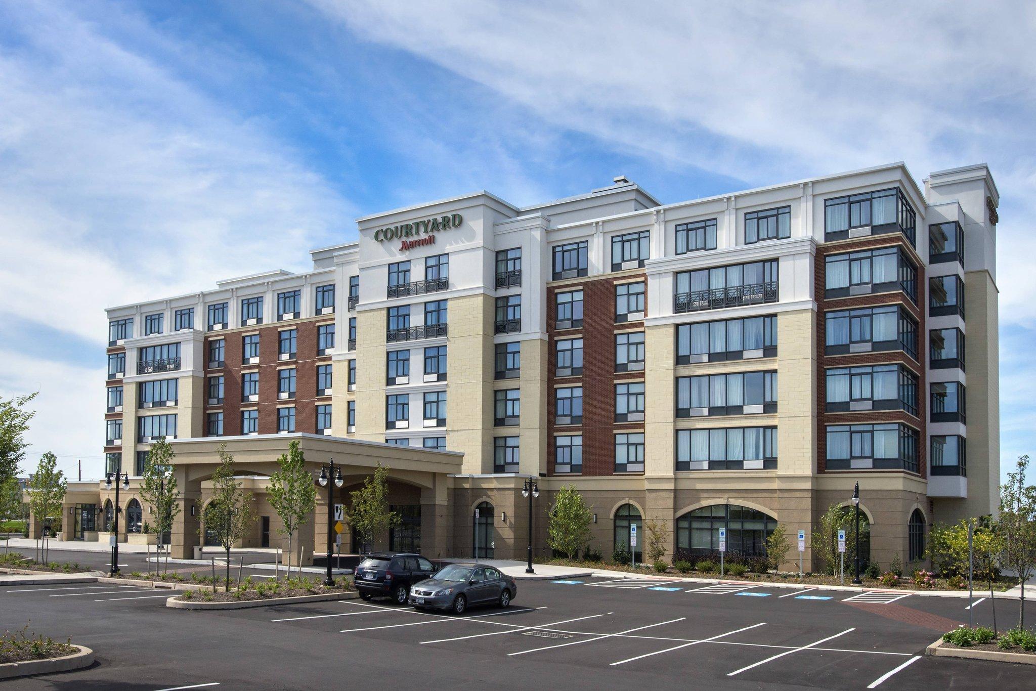 Courtyard Philadelphia Lansdale Located in Kulpsville, Courtyard by Marriott Philadelphia Lansdale is a perfect starting point from which to explore Kulpsville (PA). The property has everything you need for a comfortable stay. Servi