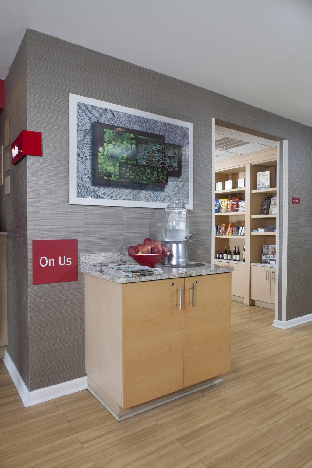 TownePlace Suites Savannah Airport TownePlace Suites by Marriott Savannah Airport is a popular choice amongst travelers in Savannah (GA), whether exploring or just passing through. The property offers guests a range of services and ame