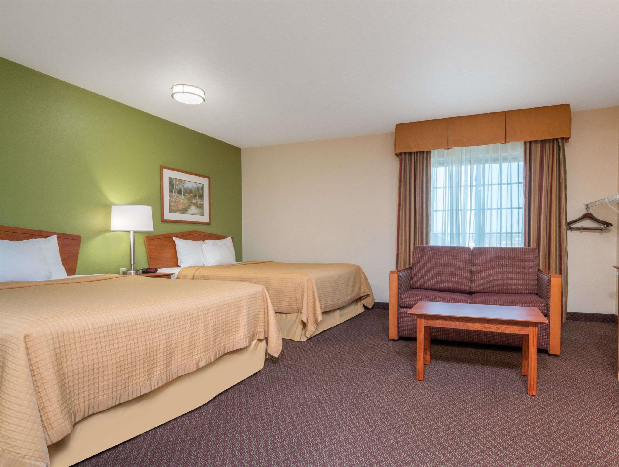 Days Inn & Suites by Wyndham Rochester South Days Inn and Suites Rochester is a popular choice amongst travelers in Rochester (MN), whether exploring or just passing through. The property features a wide range of facilities to make your stay a p