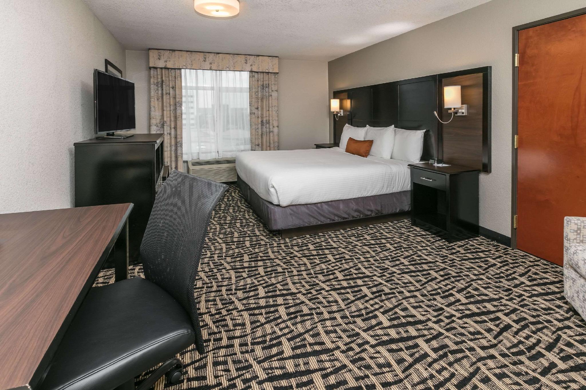 Slide image 1 for Wingate by Wyndham Dallas Love Field