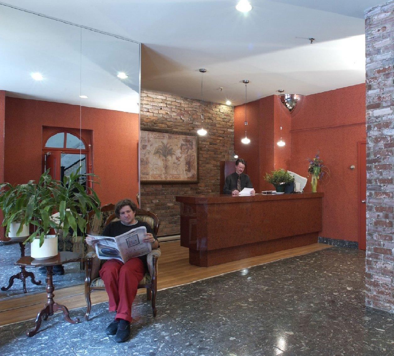 Hotel Saint-Andre Ideally located in the Downtown Montreal area, Hotel Saint-Andre promises a relaxing and wonderful visit. The property features a wide range of facilities to make your stay a pleasant experience. Serv