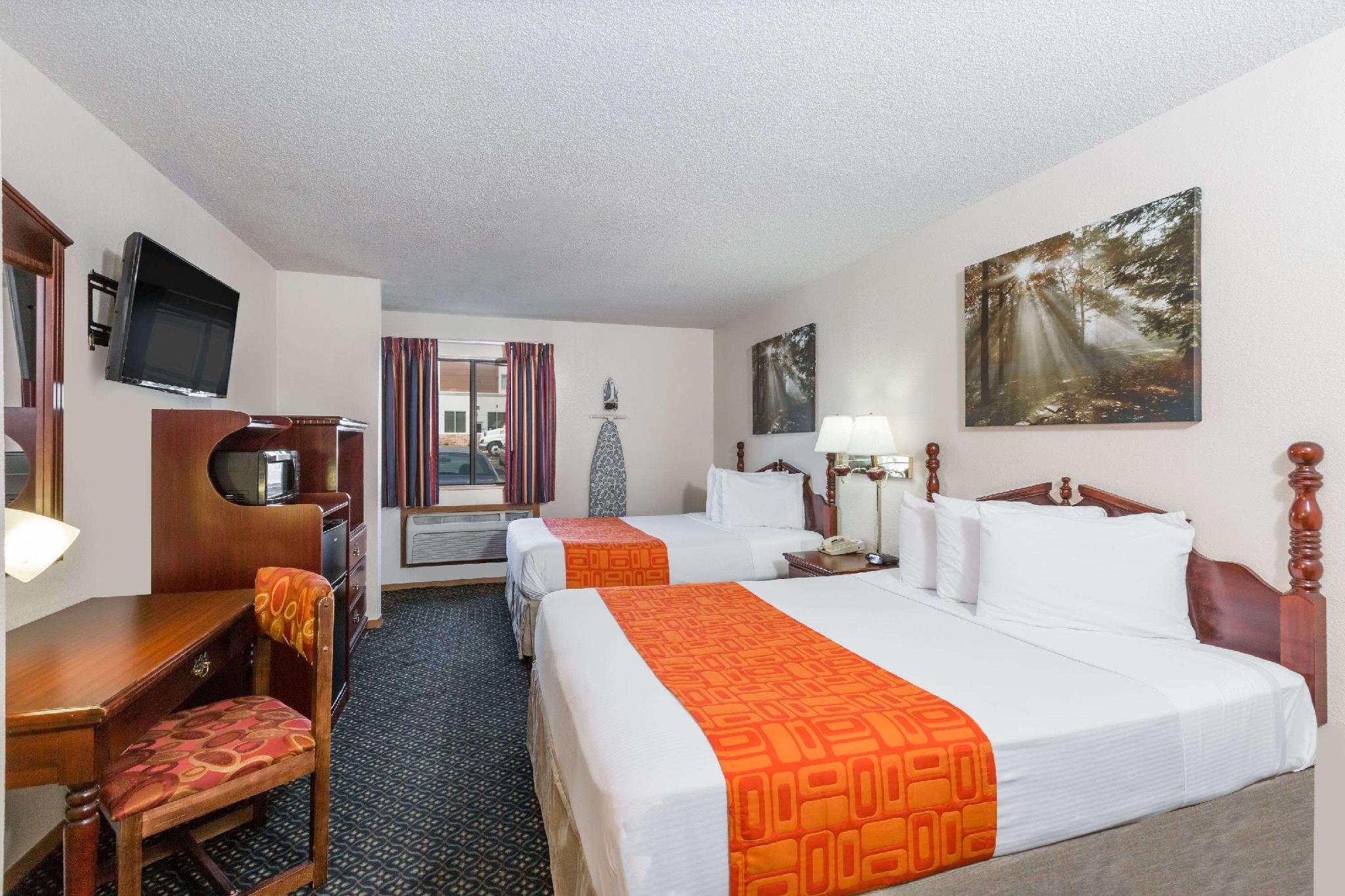 Slide image 1 for Howard Johnson by Wyndham Wichita Airport