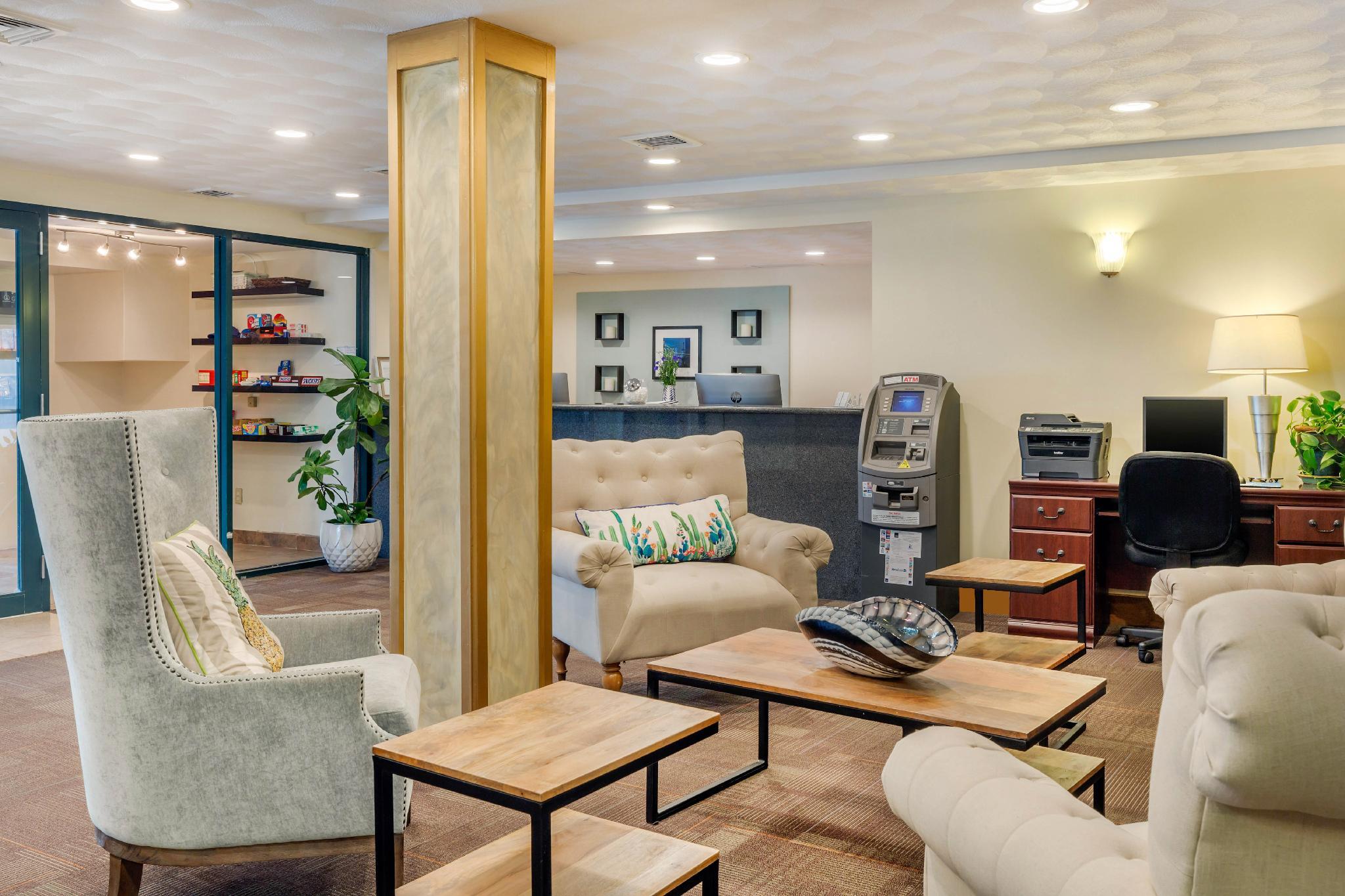 Atlantic Beach Hotel and Suites The 2.5-star Atlantic Beach Hotel and Suites offers comfort and convenience whether youre on business or holiday in Middletown (RI). The property has everything you need for a comfortable stay. Free 