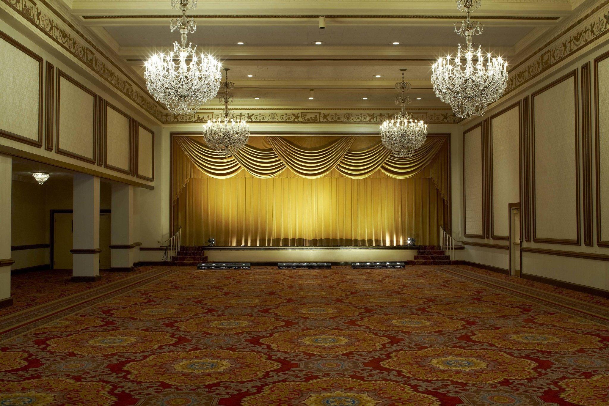 Renaissance Cleveland Hotel Renaissance Cleveland Hotel is conveniently located in the popular Downtown area. Both business travelers and tourists can enjoy the propertys facilities and services. Service-minded staff will welco