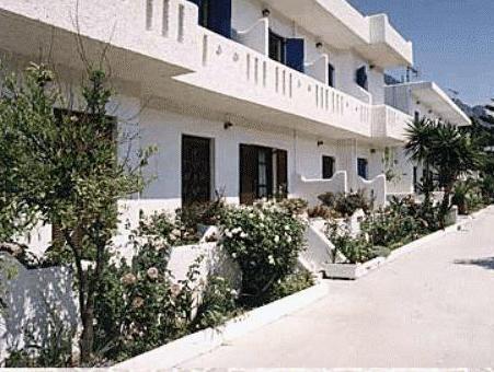 Costas & Chrysoula Costas & Chrysoula is conveniently located in the popular Plakias area. Featuring a complete list of amenities, guests will find their stay at the property a comfortable one. Free Wi-Fi in all rooms, 