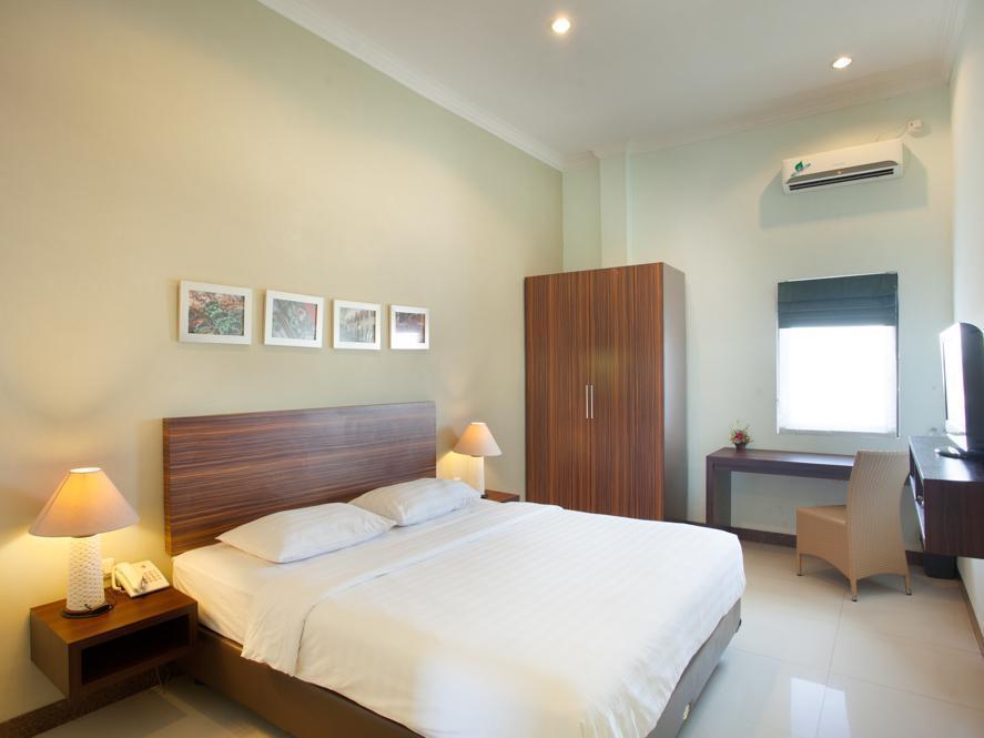 The Studio Inn Nusa Dua The Studio Inn Nusa Dua is a popular choice amongst travelers in Bali, whether exploring or just passing through. Both business travelers and tourists can enjoy the hotels facilities and services. Fr