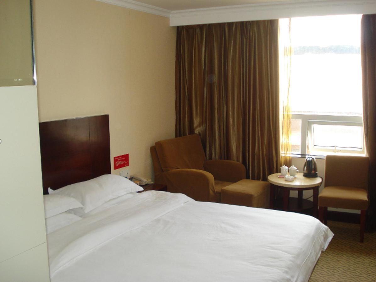 Golden Fortune Hotel Zhuhai Golden Fortune Hotel Zhuhai is a popular choice amongst travelers in Zhuhai, whether exploring or just passing through. The hotel offers guests a range of services and amenities designed to provide co