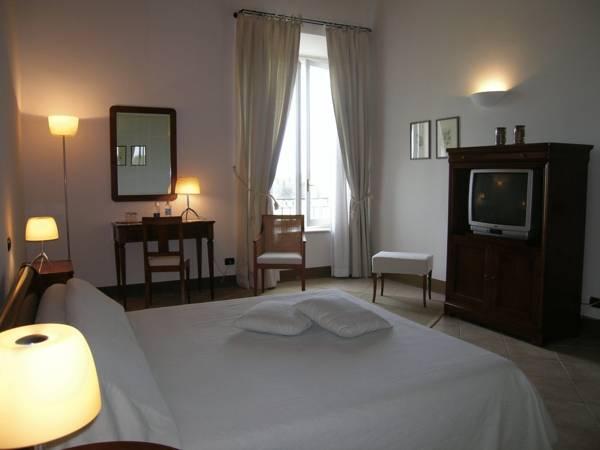 Relais Villa Grazianella UNA Esperienze Stop at Relais Villa Grazianella to discover the wonders of Acquaviva. The hotel has everything you need for a comfortable stay. Facilities for disabled guests, express check-in/check-out, meeting fac