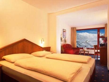 This photo about Glacier Hotel Grawand shared on HyHotel.com