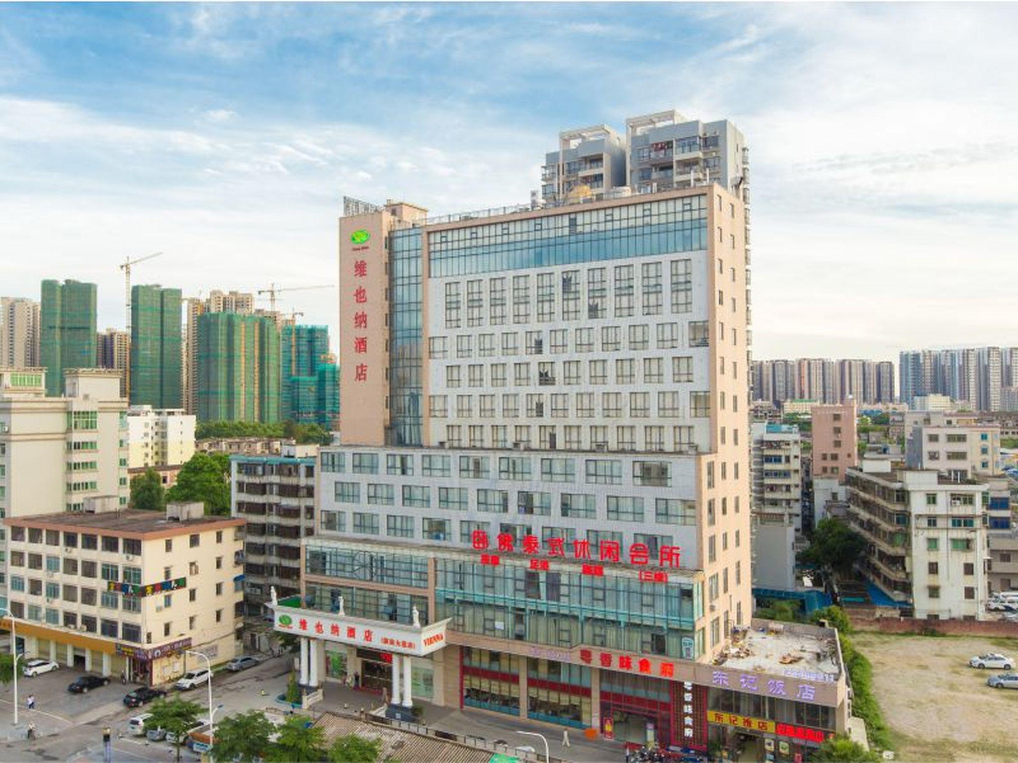 Vienna Hotel Zhanjiang Haibin Avenue Branch Located in Chikan, Vienna Hotel Zhanjiang Haibin Avenue Branch is a perfect starting point from which to explore Zhanjiang. Featuring a satisfying list of amenities, guests will find their stay at the