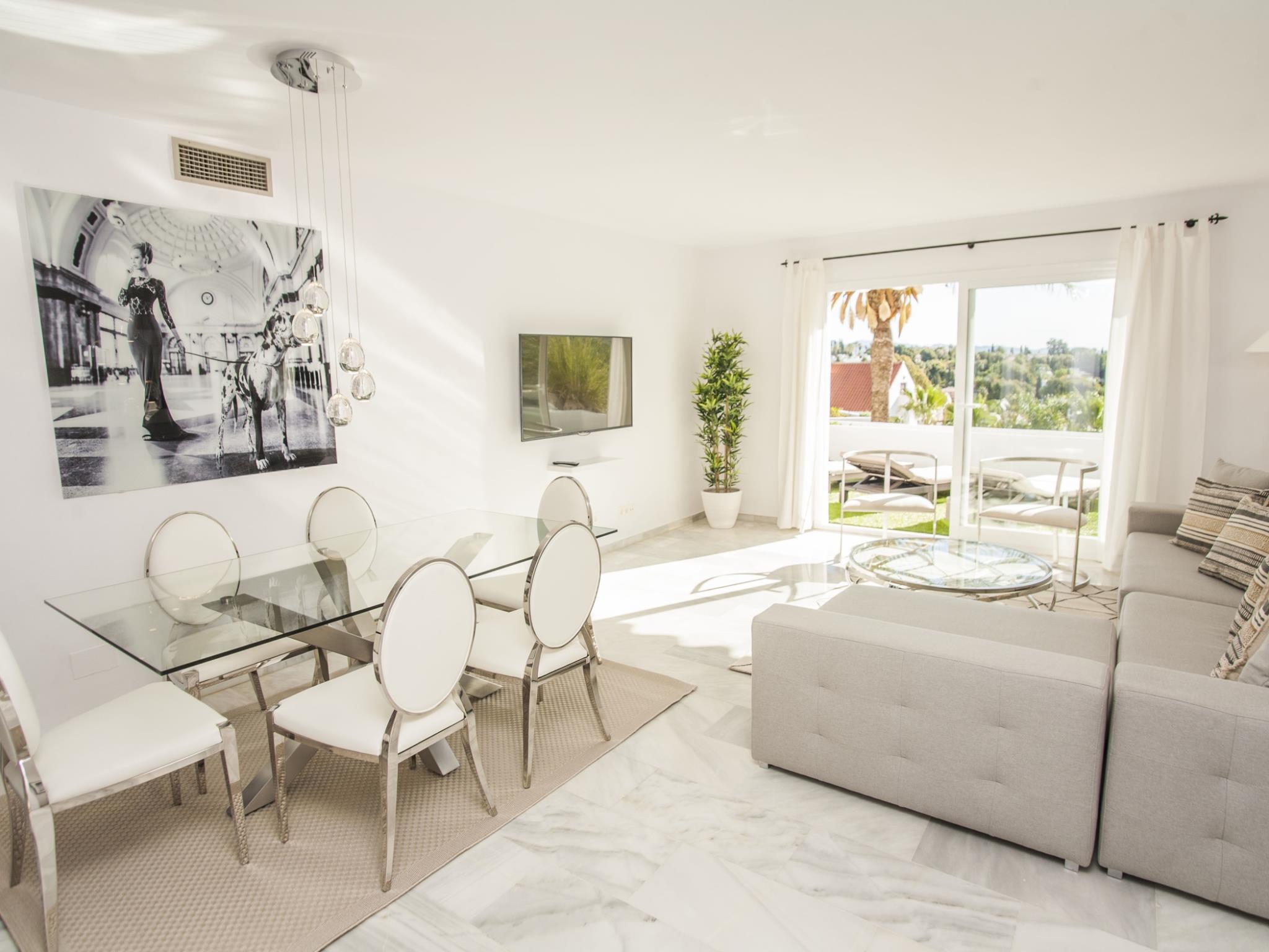 Jardines Infinity Views Set in a prime location of Marbella, Jardines Infinity Views puts everything the city has to offer just outside your doorstep. Offering a variety of facilities and services, the property provides all 