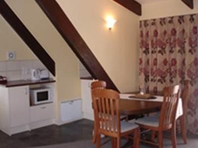 Warkworth Lodge The 3.5-star Warkworth Lodge offers comfort and convenience whether youre on business or holiday in Warkworth. Both business travelers and tourists can enjoy the hotels facilities and services. Wi-F