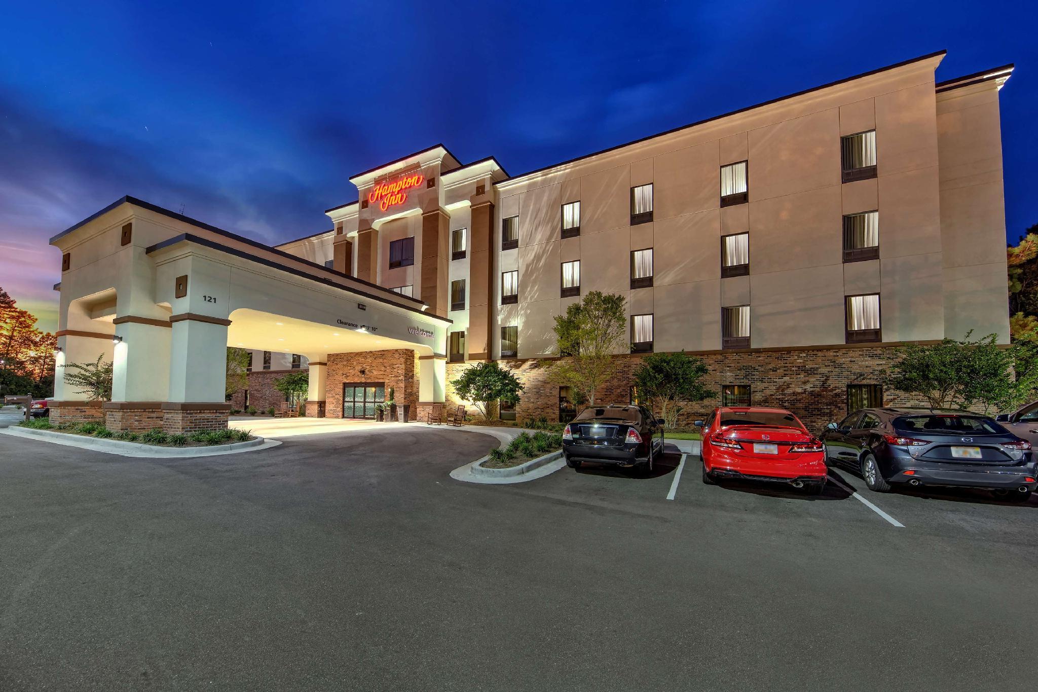 Hampton Inn Summerville Ideally located in the Summerville area, Hampton Inn Summerville promises a relaxing and wonderful visit. The property offers guests a range of services and amenities designed to provide comfort and c