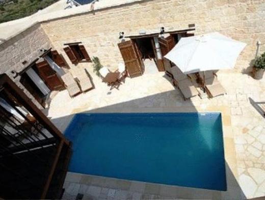 Leonidas Village Houses Set in a prime location of Paphos, Leonidas Village Houses puts everything the city has to offer just outside your doorstep. The hotel has everything you need for a comfortable stay. Family room, tour