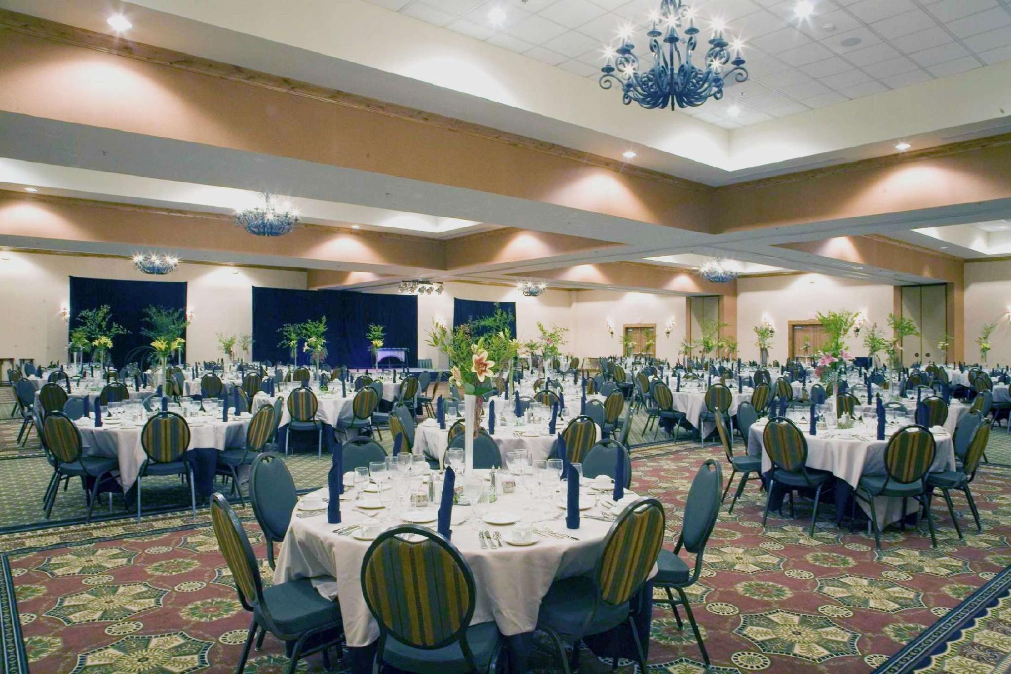 Hilton Garden Inn Kalispell The 3-star Hilton Garden Inn Kalispell offers comfort and convenience whether youre on business or holiday in Kalispell (MT). Offering a variety of facilities and services, the property provides all 