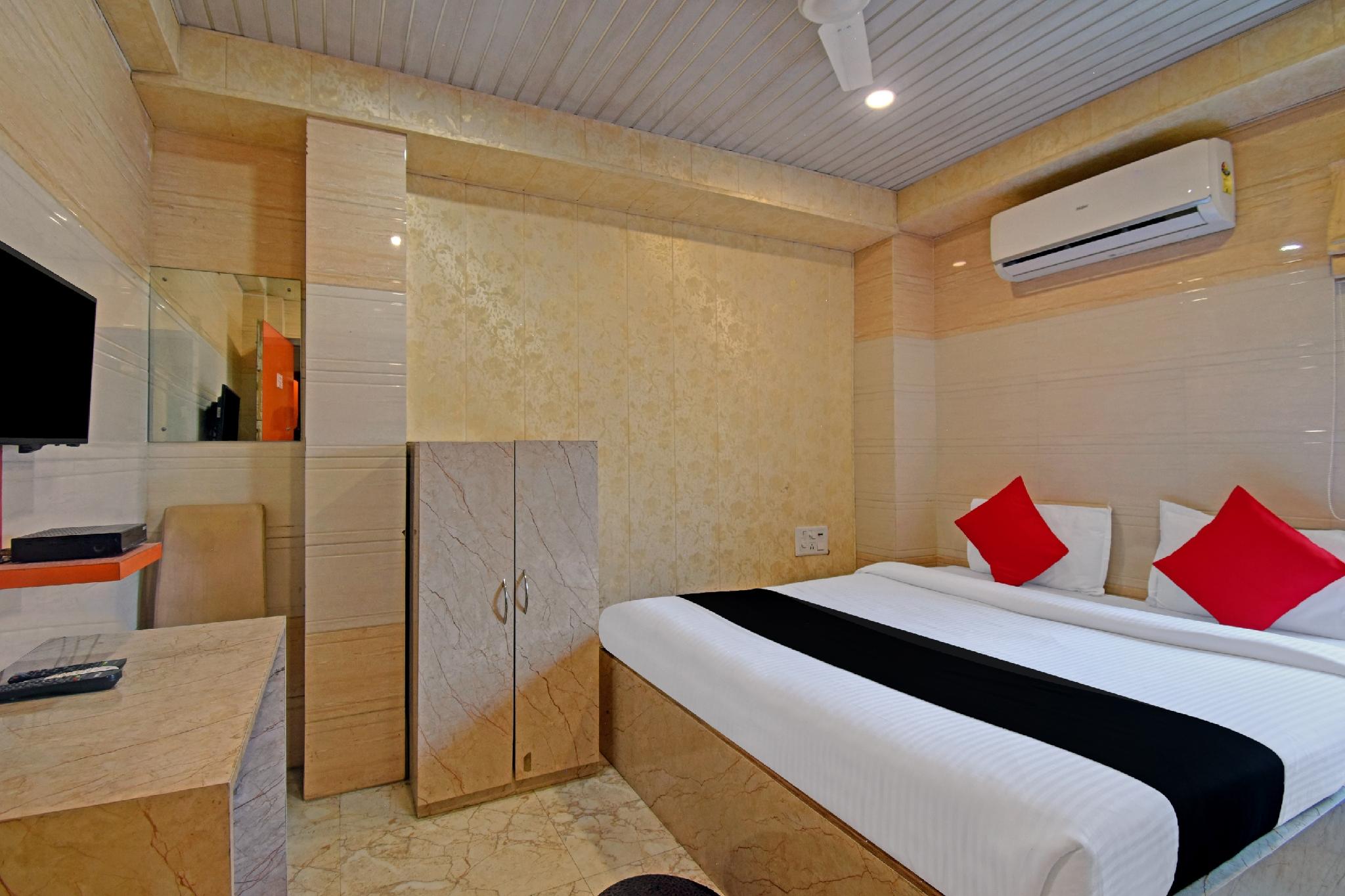 Capital O 82179 Home Stay 5