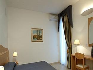This photo about Hotel Villa Smeraldo shared on HyHotel.com