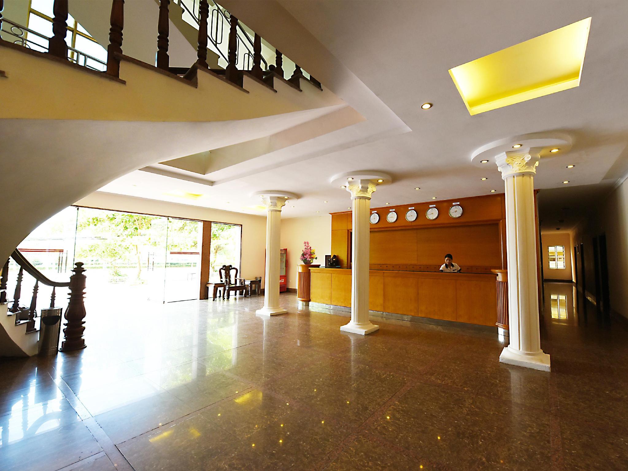 Gieng Ngoc Hotel Located in Cat Ba Town Beach, Gieng Ngoc Hotel is a perfect starting point from which to explore Cat Ba Island. Offering a variety of facilities and services, the hotel provides all you need for a goo