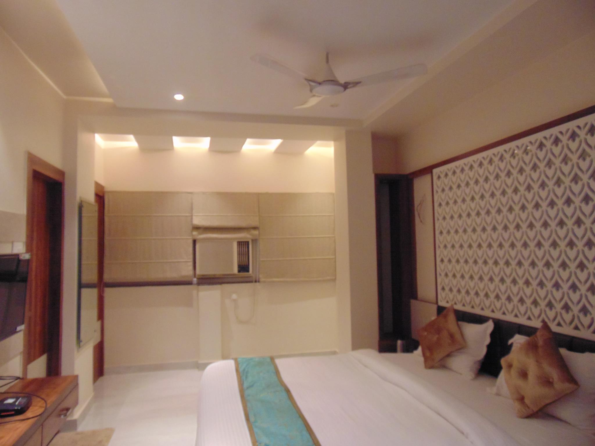 Hotel Saffron Located in Dasaswamedh Ghat, HOTEL SAFFRON is a perfect starting point from which to explore Varanasi. Offering a variety of facilities and services, the property provides all you need for a good nigh