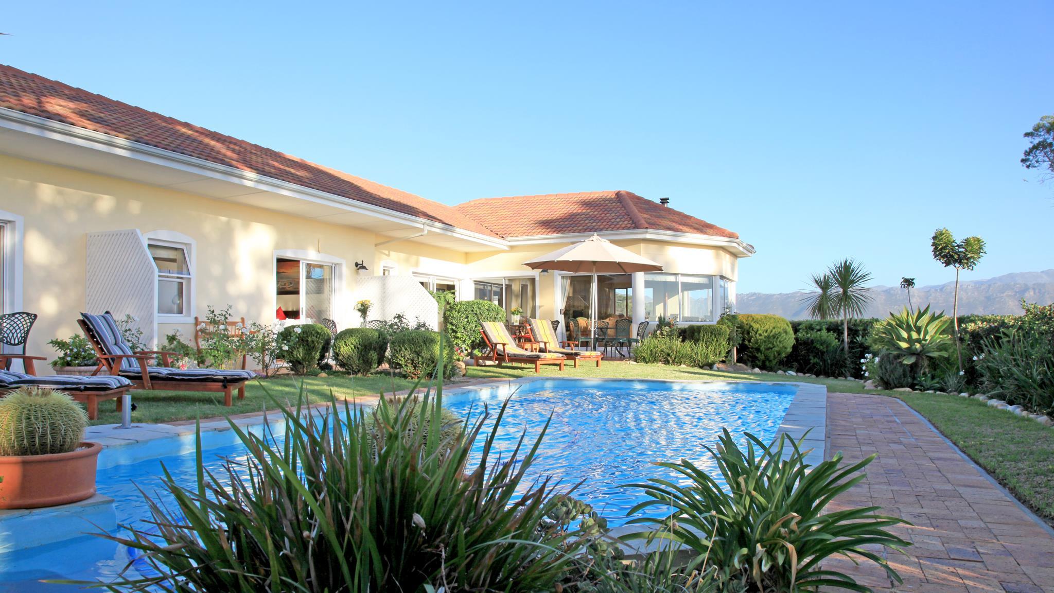 Somerset Sights B&B Set in a prime location of Cape Town, Somerset Sights B&B puts everything the city has to offer just outside your doorstep. Both business travelers and tourists can enjoy the propertys facilities and