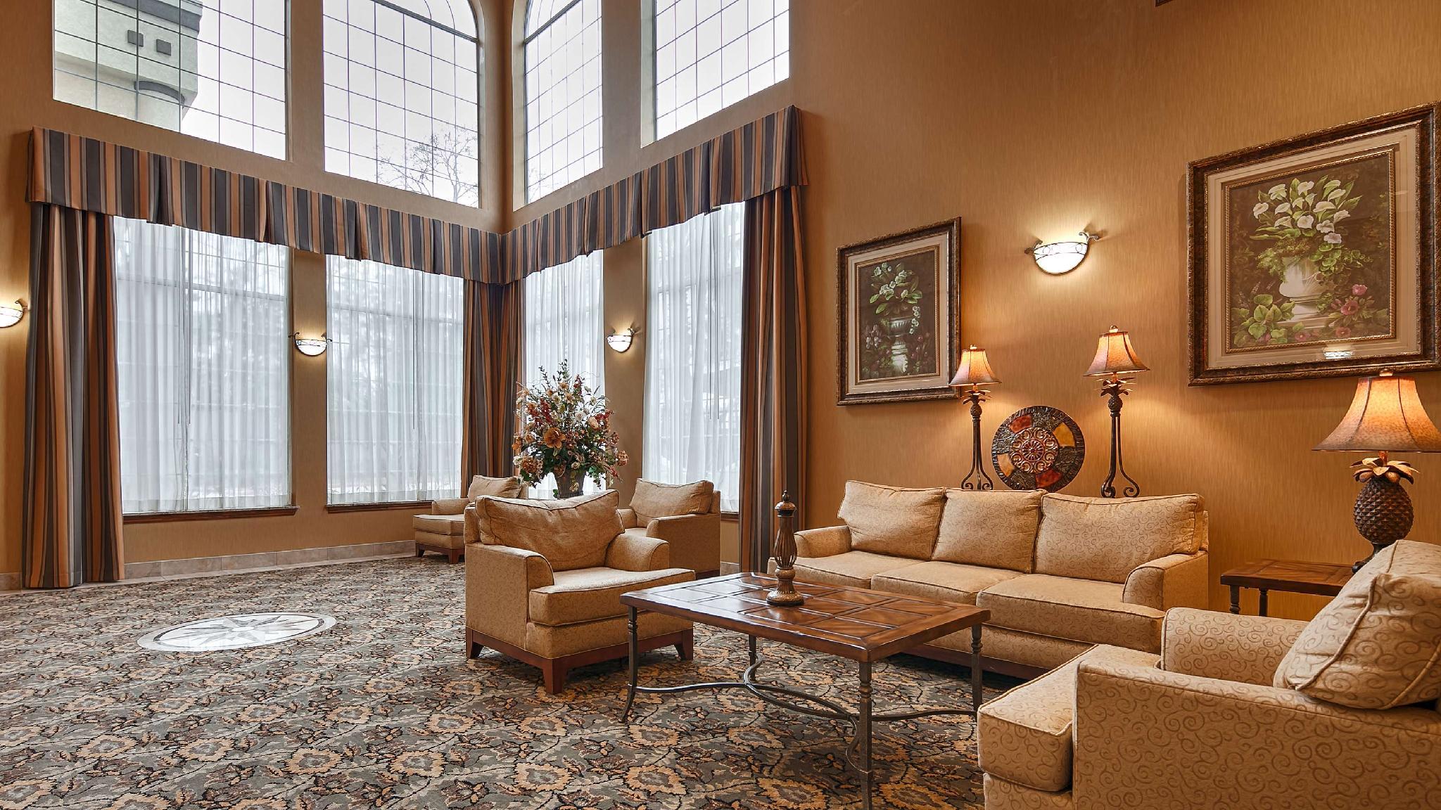 Best Western Plus New Caney Inn and Suites - Gallery image 4
