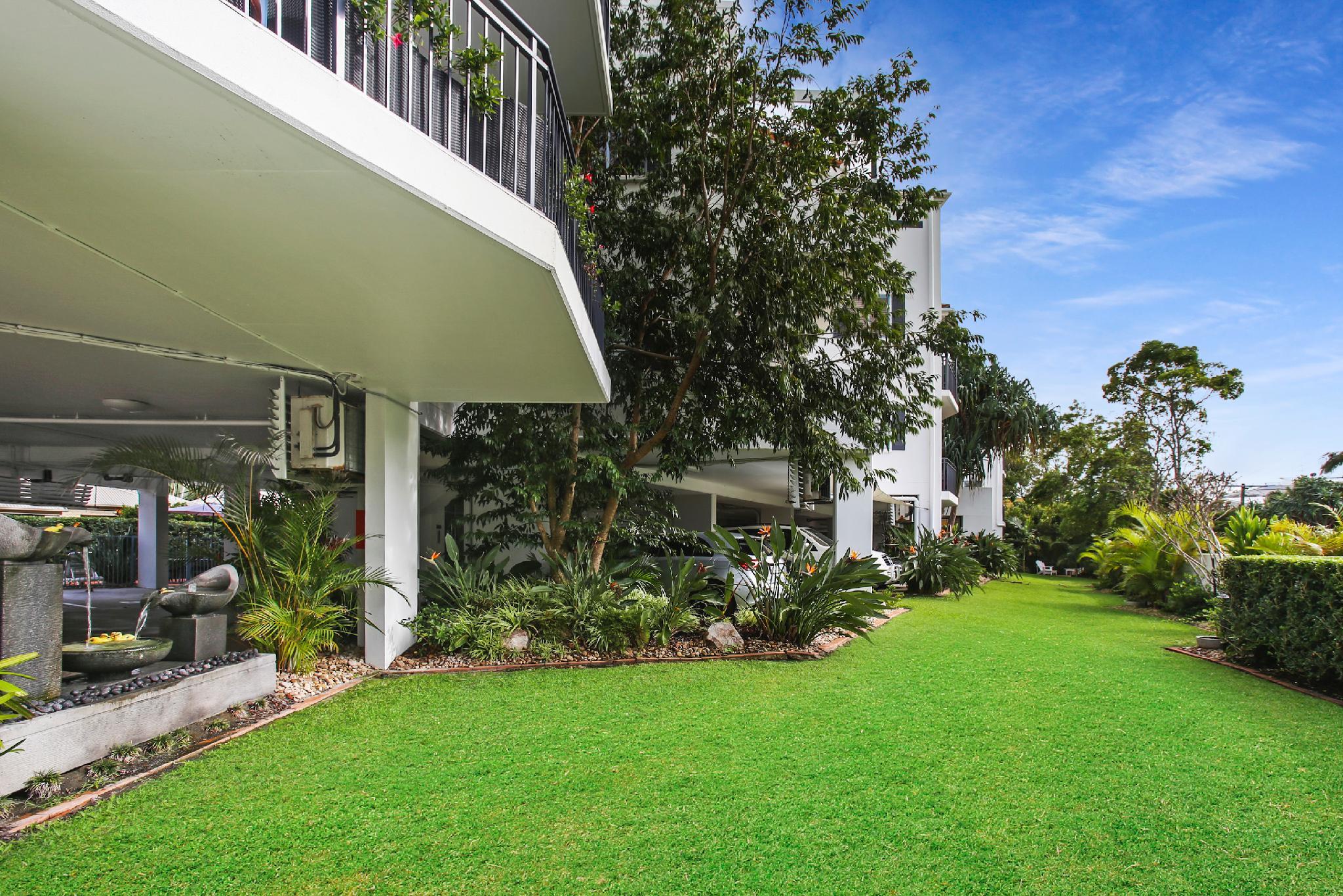 Rimini Holiday Apartments Located in Noosaville, Accommodation Rimini by the River- Noosa is a perfect starting point from which to explore Sunshine Coast. The hotel offers a high standard of service and amenities to suit the 