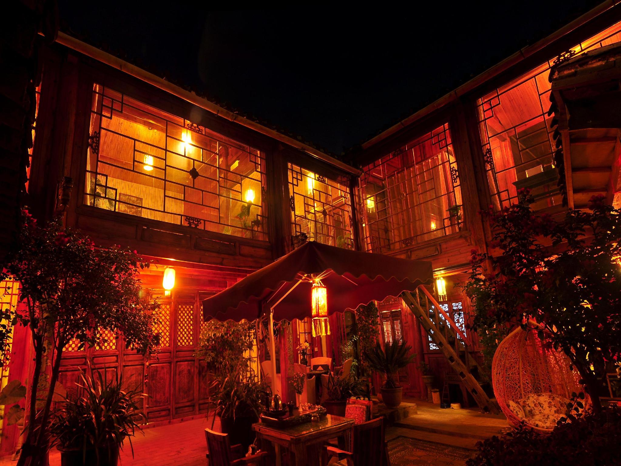 Lijiang Waterfront Inn Lijiang Waterfront Inn is a popular choice amongst travelers in Lijiang, whether exploring or just passing through. The hotel offers a high standard of service and amenities to suit the individual nee