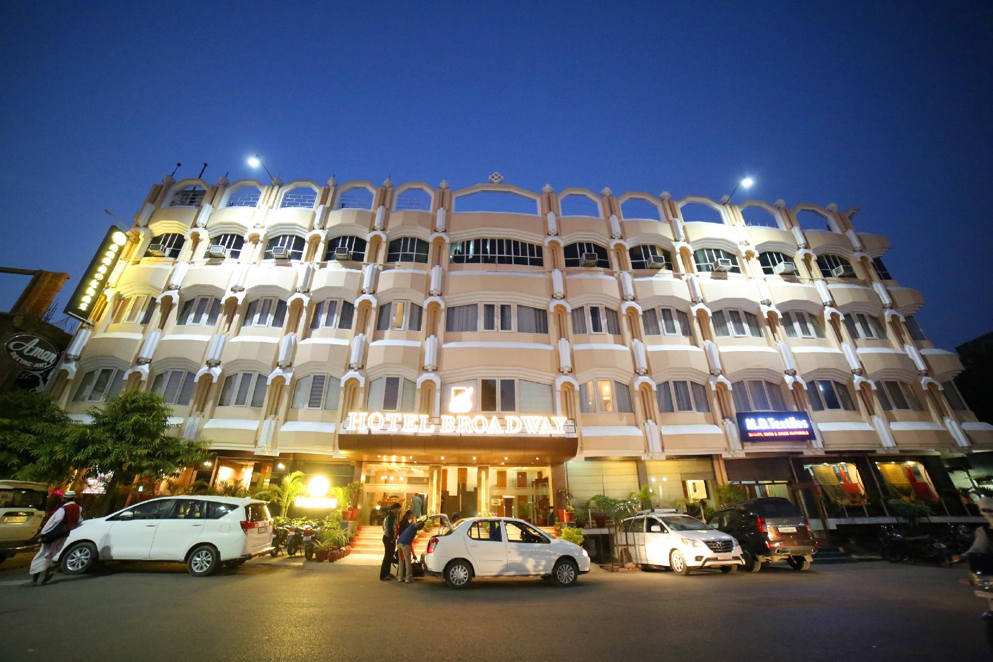 New Hotel Broadway The 2-star New Hotel Broadway offers comfort and convenience whether youre on business or holiday in Varanasi. The hotel offers a wide range of amenities and perks to ensure you have a great time. Se