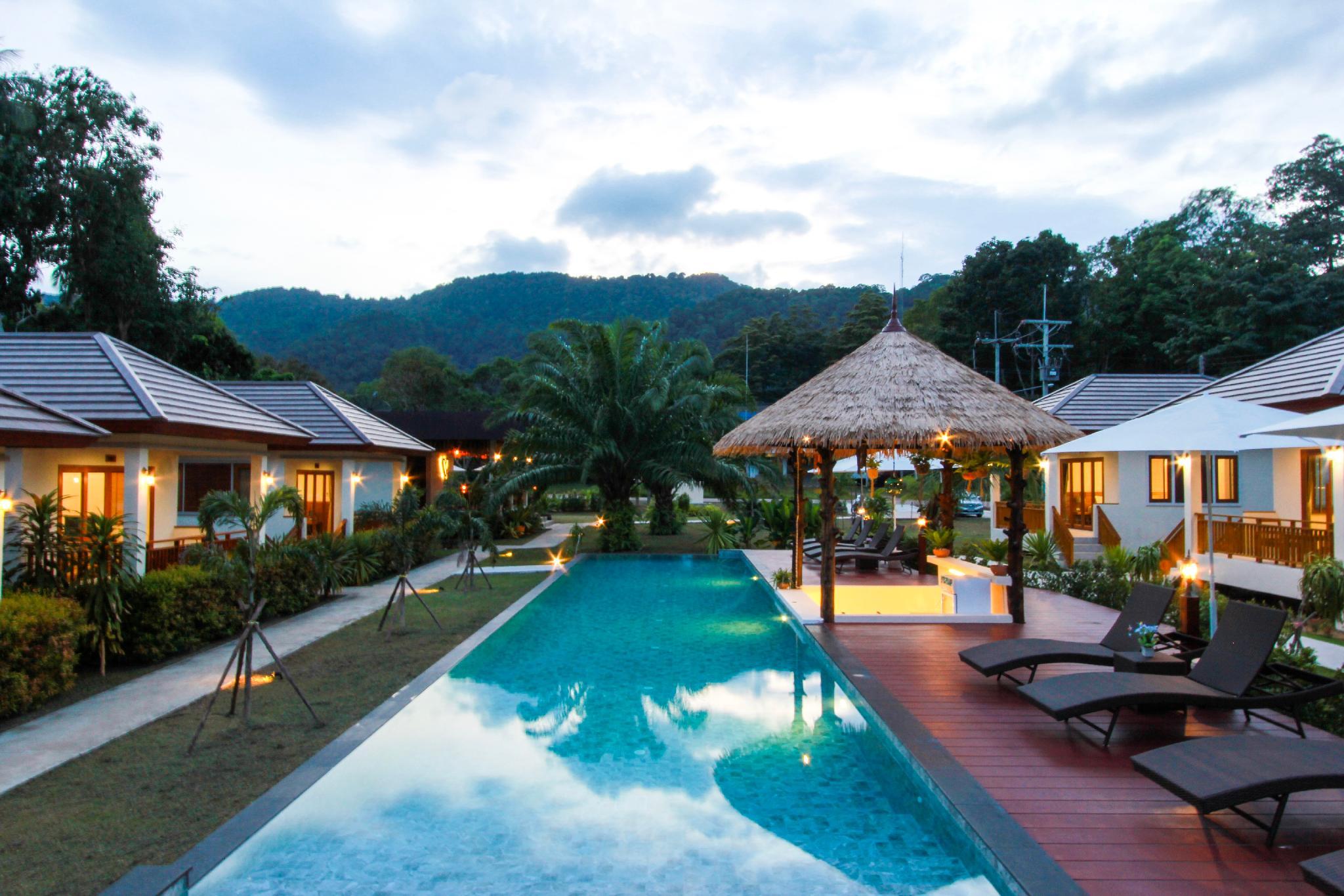 Verona Lanta Resort Stop at Verona Lanta Resort to discover the wonders of Koh Lanta. The property features a wide range of facilities to make your stay a pleasant experience. To be found at the property are free Wi-Fi i