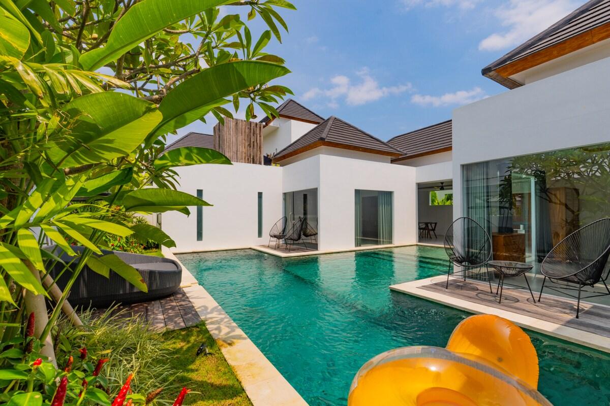 Villa  Boheme: Rice field view 2 BR Seminyak beach
