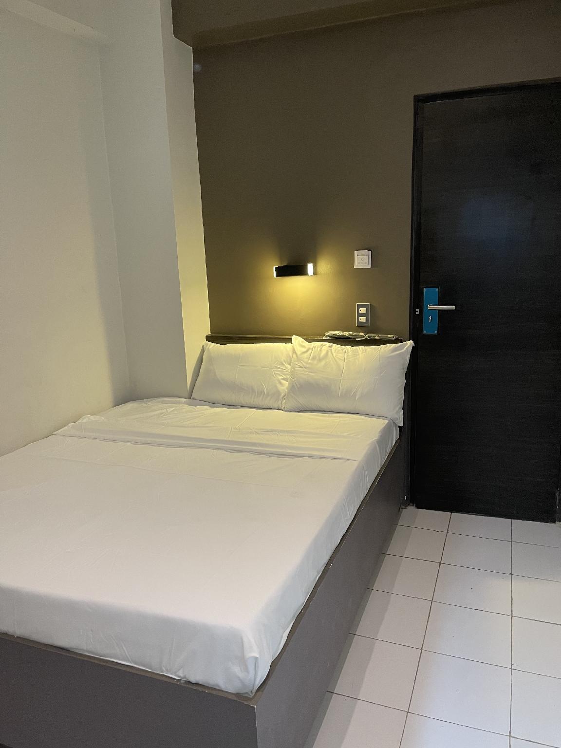san antonios place hotel