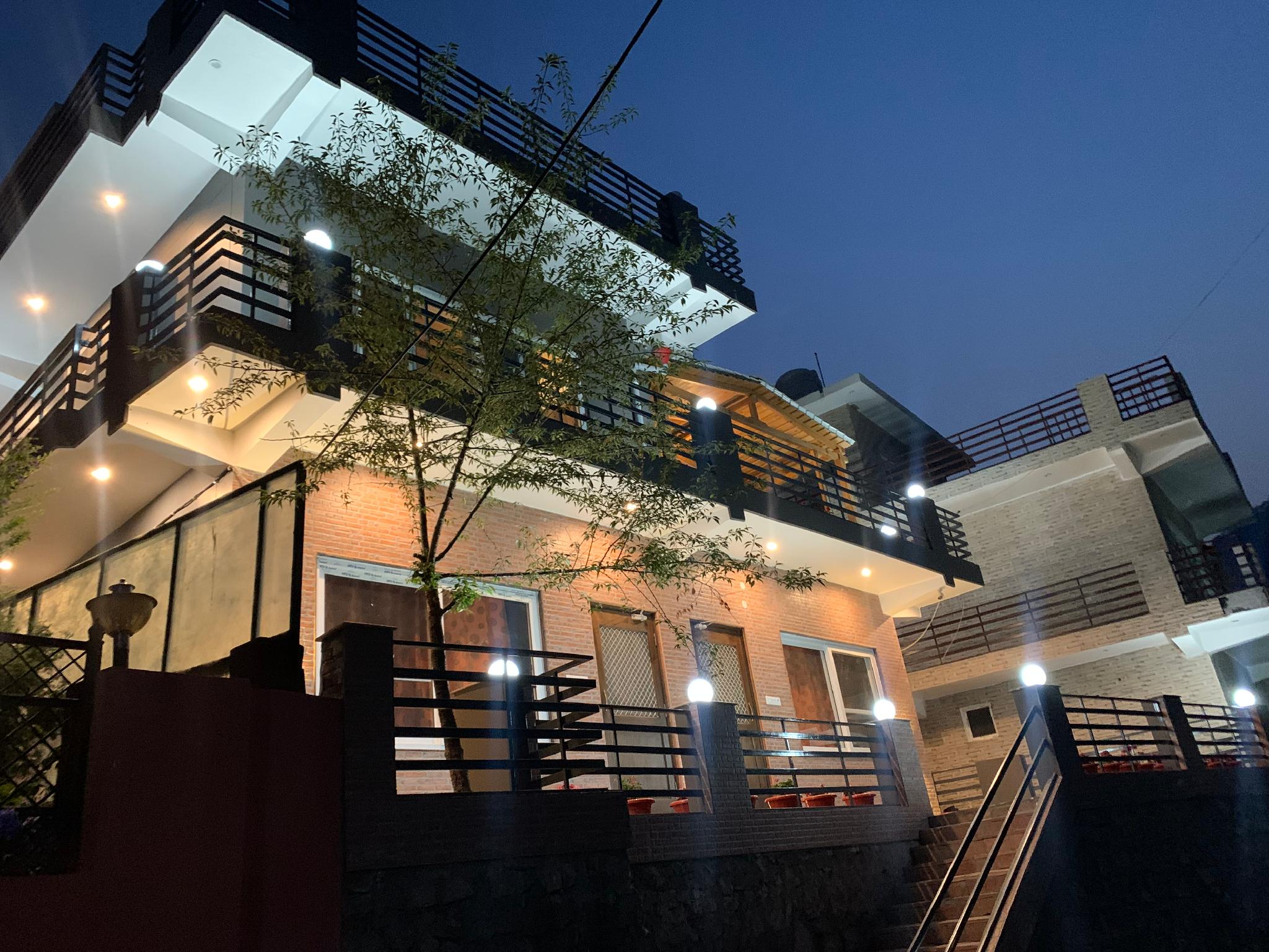 Birdside homestay
