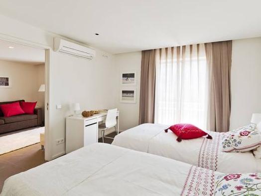 bnapartments Palacio Set in a prime location of Porto, bnapartments Palacio puts everything the city has to offer just outside your doorstep. The hotel has everything you need for a comfortable stay. All the necessary fac