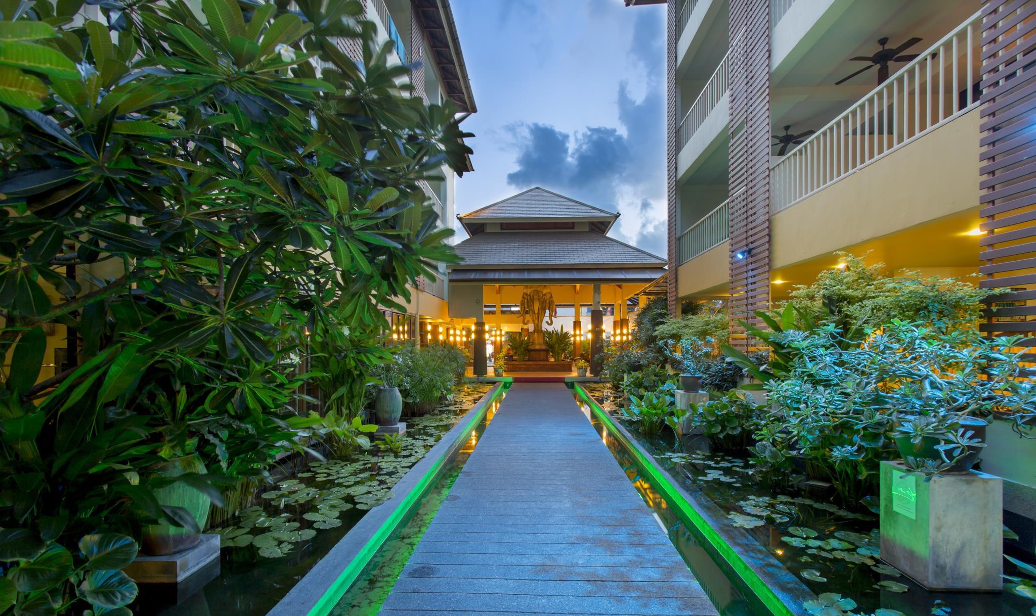 Woovo Phuket Kata Ideally located in the prime touristic area of Kata, PGS Hotels Casa Del Sol promises a relaxing and wonderful visit. Both business travelers and tourists can enjoy the hotels facilities and services